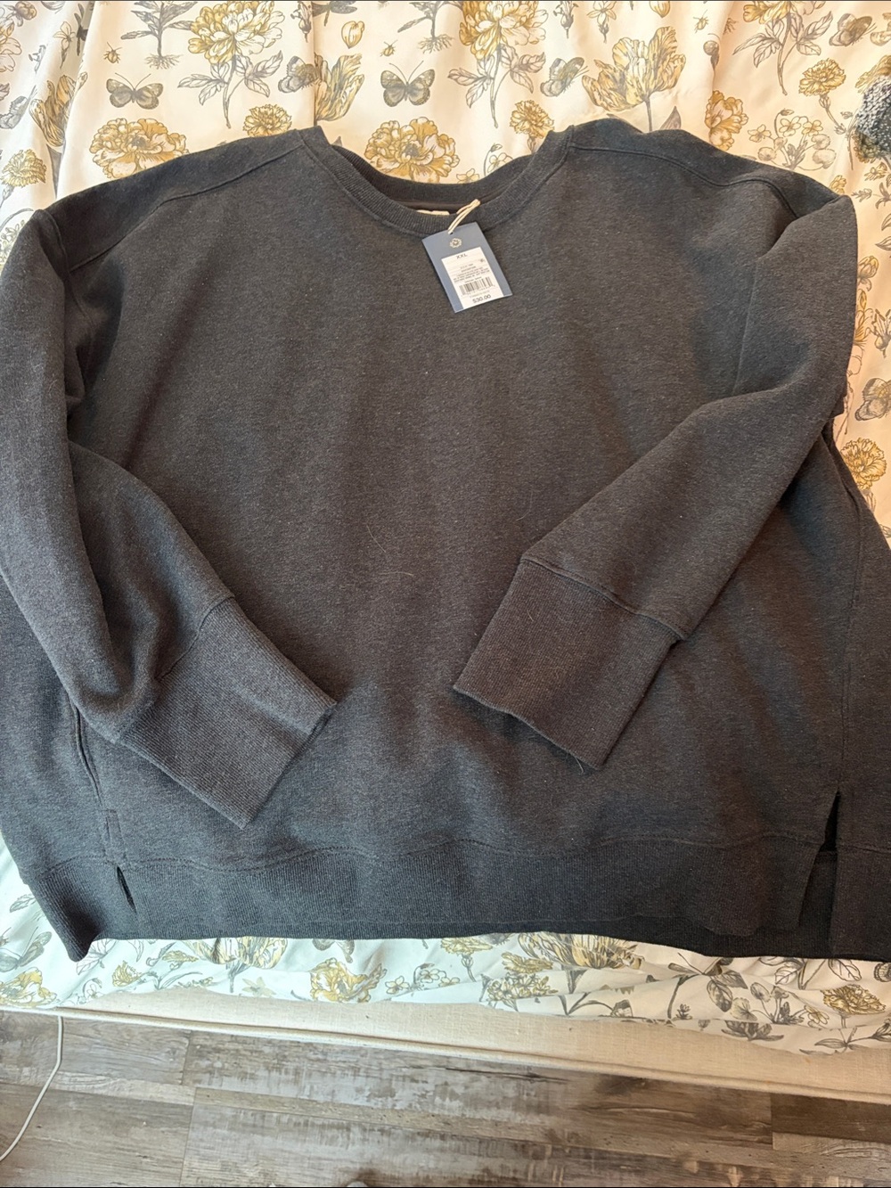 NWT Universal threads Charcoal Crewneck Sweater